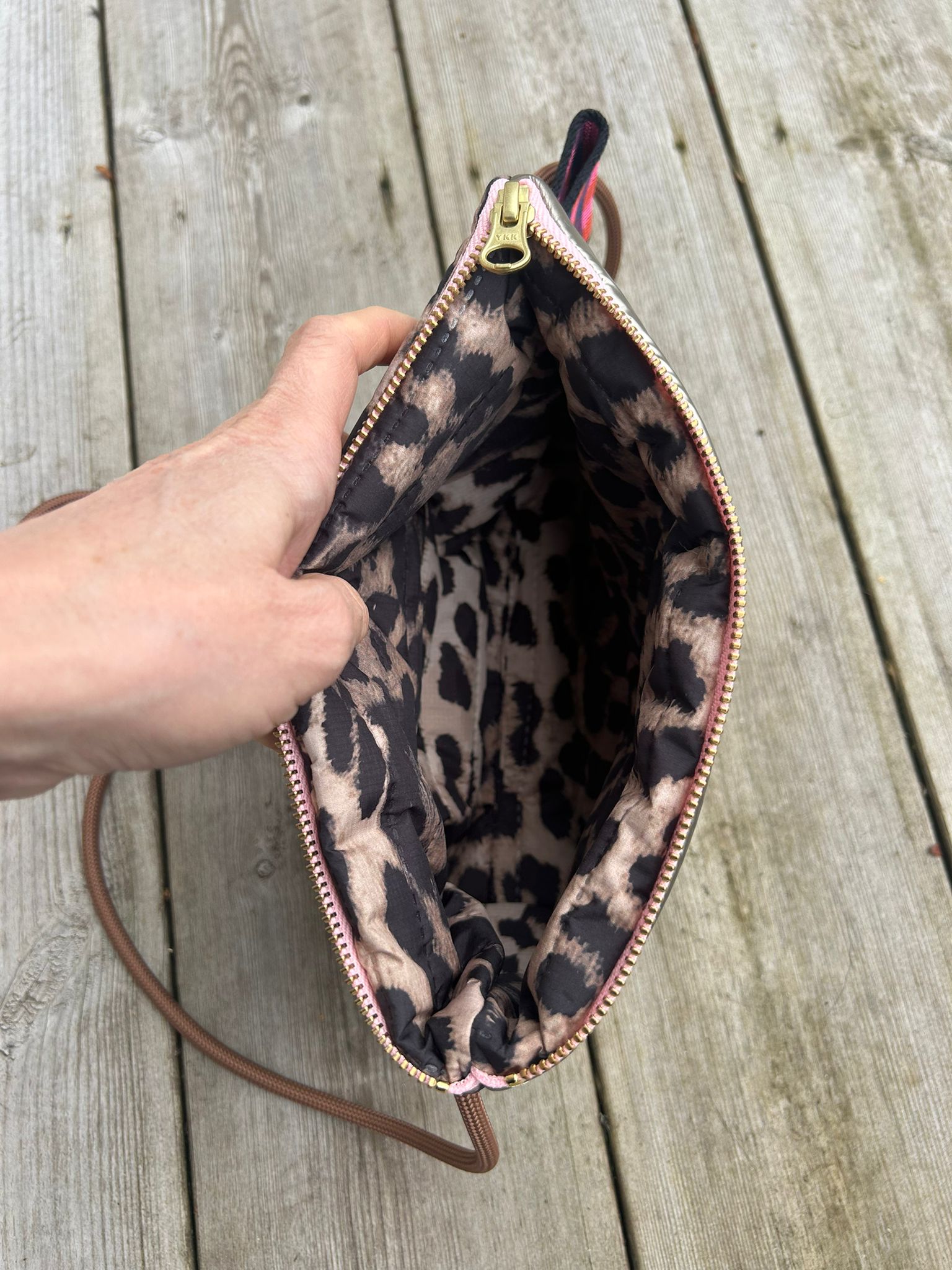 Mobo Bag Metallic Gold