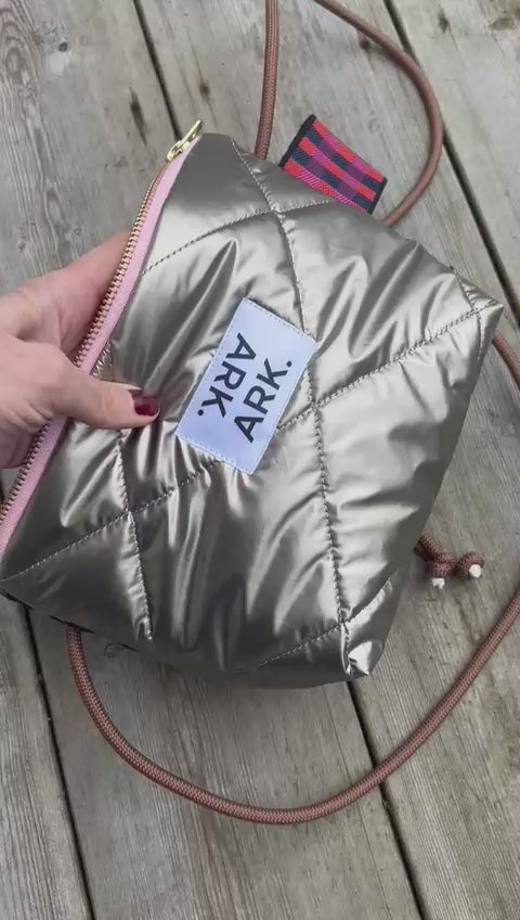 Mobo Bag Metallic Gold